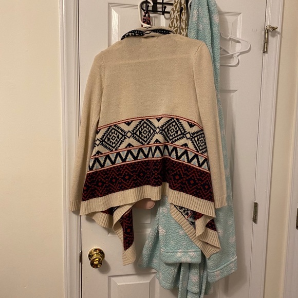 Patterned Cardigan - Picture 2 of 3